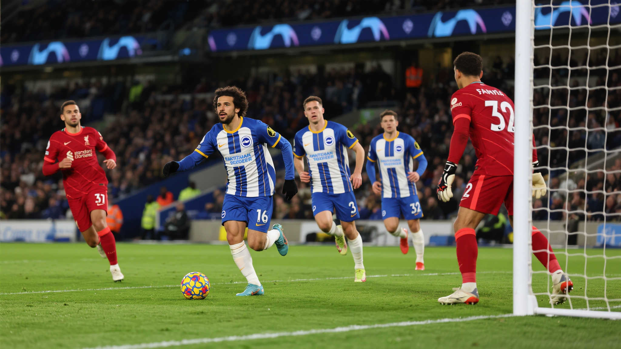 他曾效力于 他曾效力于